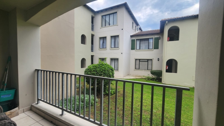 To Let 2 Bedroom Property for Rent in Bowtie Western Cape